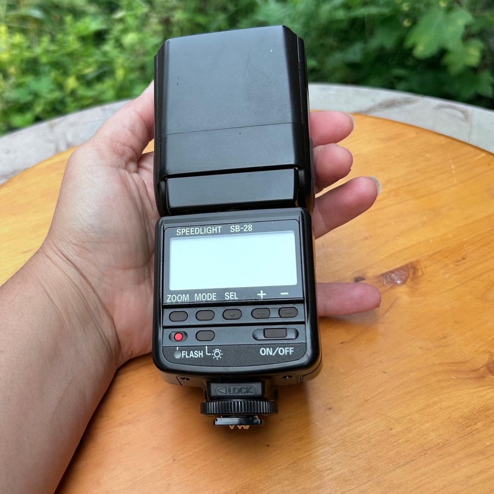 Vintage Speedlight SB-28 Flash Strobe Black TTL Manual Photography Nikon